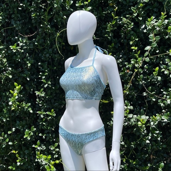 💋NWT CLUB Exx Dolls Kill Hypnotic Hype Blue Foiled Ruched Shorts and Top 2 Pc - Picture 12 of 14